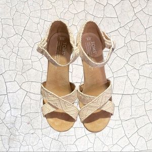 Toms Strappy Wedge •S 5